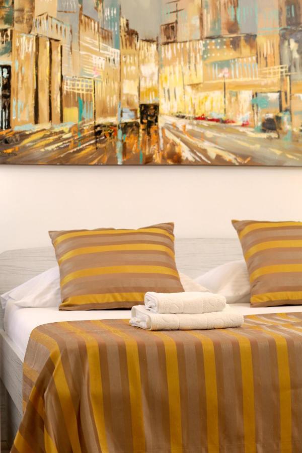 Modern 2-Bed Apt, Late Check In Available Split Kültér fotó