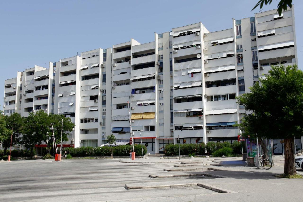 Modern 2-Bed Apt, Late Check In Available Split Kültér fotó